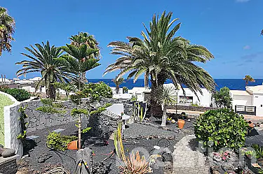 2281-02 image for this Detached Bungalow in Charco de Palo