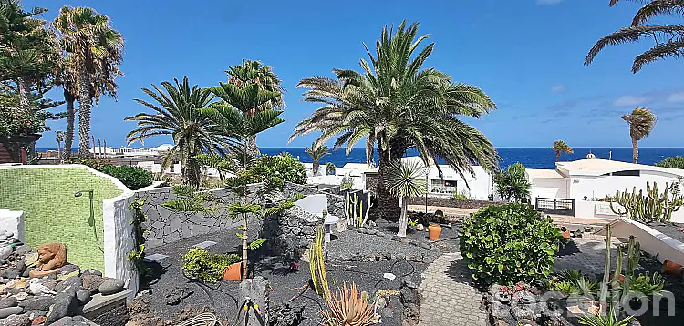 2281-02 image for this Detached Bungalow in Charco de Palo