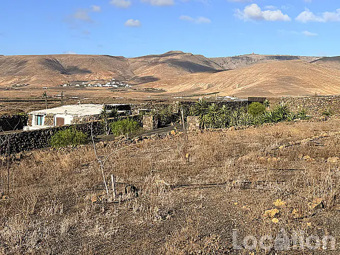 2282-32 imagen por esta Independiente Finca en Arrieta