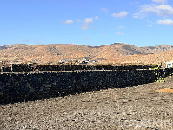 2282-44 imagen por esta Independiente Finca en Arrieta