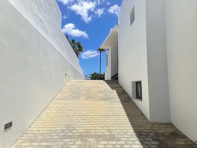 2290-51 image for this Detached Villa in Puerto Calero