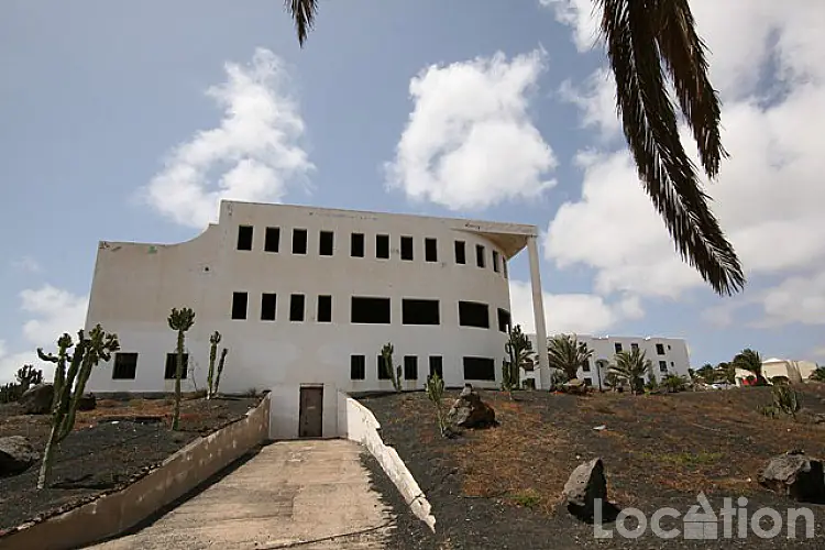 thumbnail image for this Detached Commercial in Costa Teguise