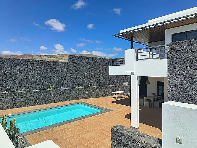 2290-04 image for this Detached Villa in Puerto Calero