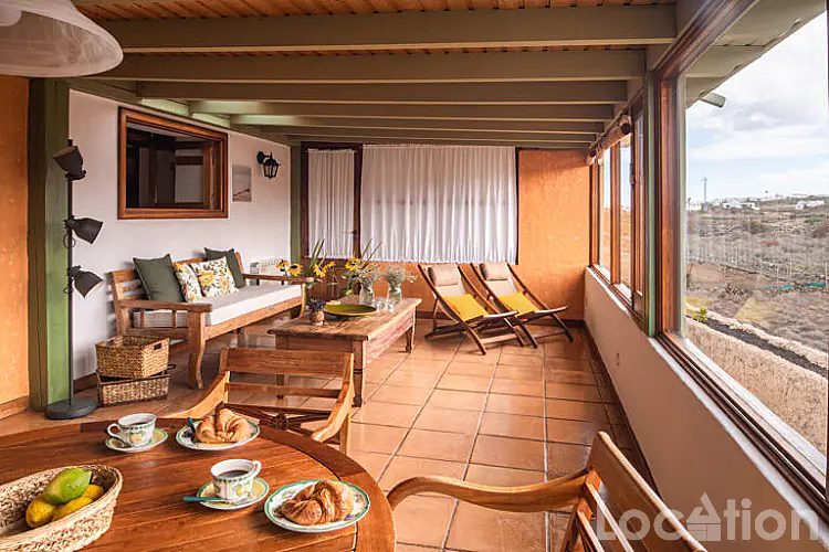 091_Rural-Villas_Hab.-Vista-Corona-768x512 imagen por esta Independiente Villa en YE