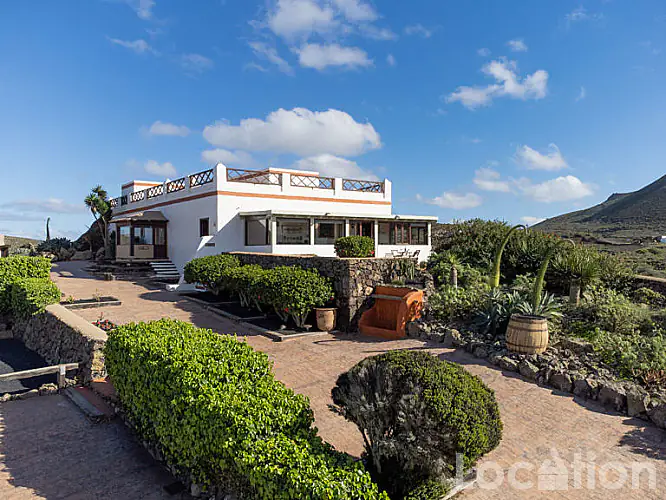 310_Rural-Villas_Paisajes-entorno--768x576 imagen por esta Independiente Villa en YE