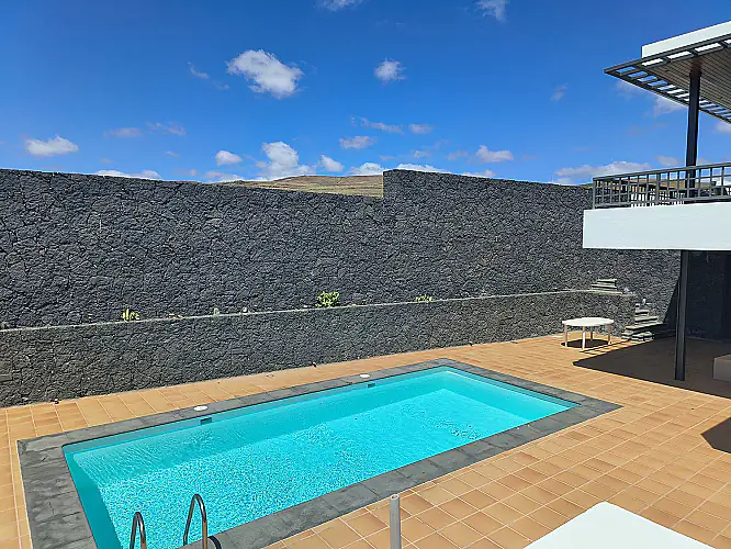 2290-39 image for this Detached Villa in Puerto Calero