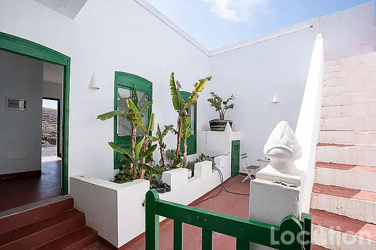 2275-10 image for this Semi-detached Country house in YE