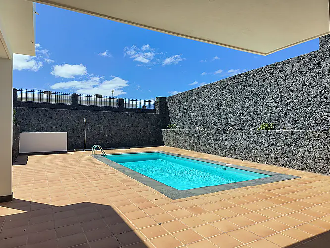 2290-41 image for this Detached Villa in Puerto Calero