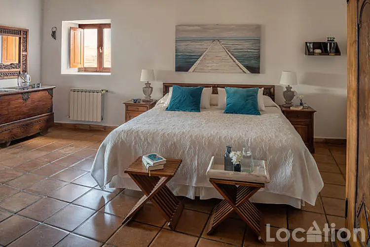 011_Rural-Villas_Hab.-Vista-Risco-768x512 imagen por esta Independiente Villa en YE