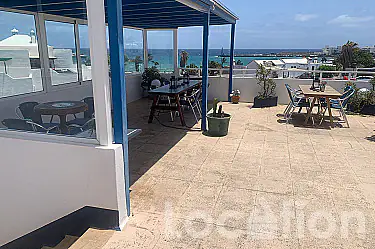 2130-02 imagen por esta Esquina Comercial en Costa Teguise