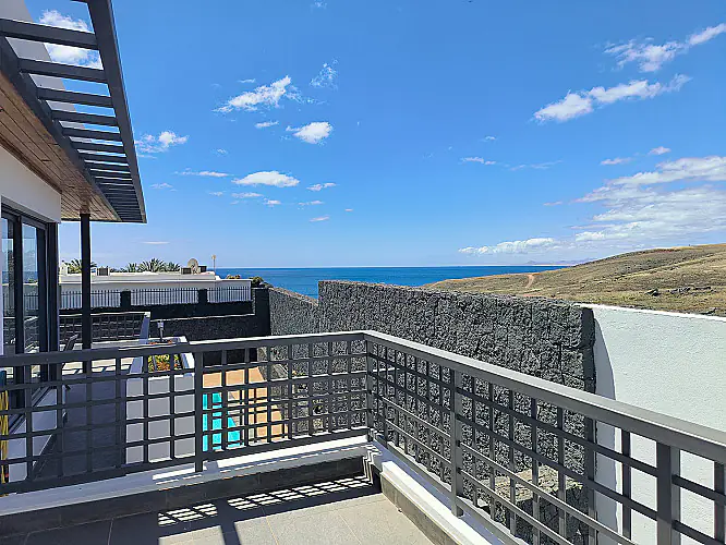 2290-21 image for this Detached Villa in Puerto Calero