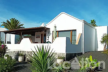 2129-21 image for this Detached Bungalow in Costa Teguise